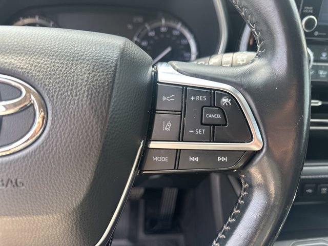 Used 2021 Toyota Highlander XLE image 16