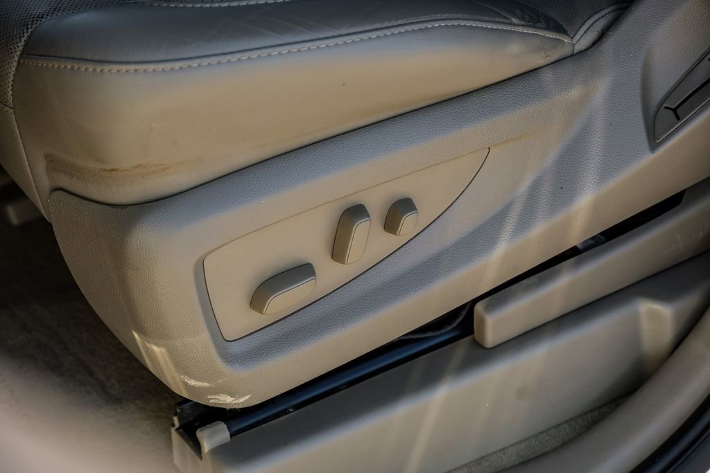 Used 2019 GMC Yukon SLT image 32