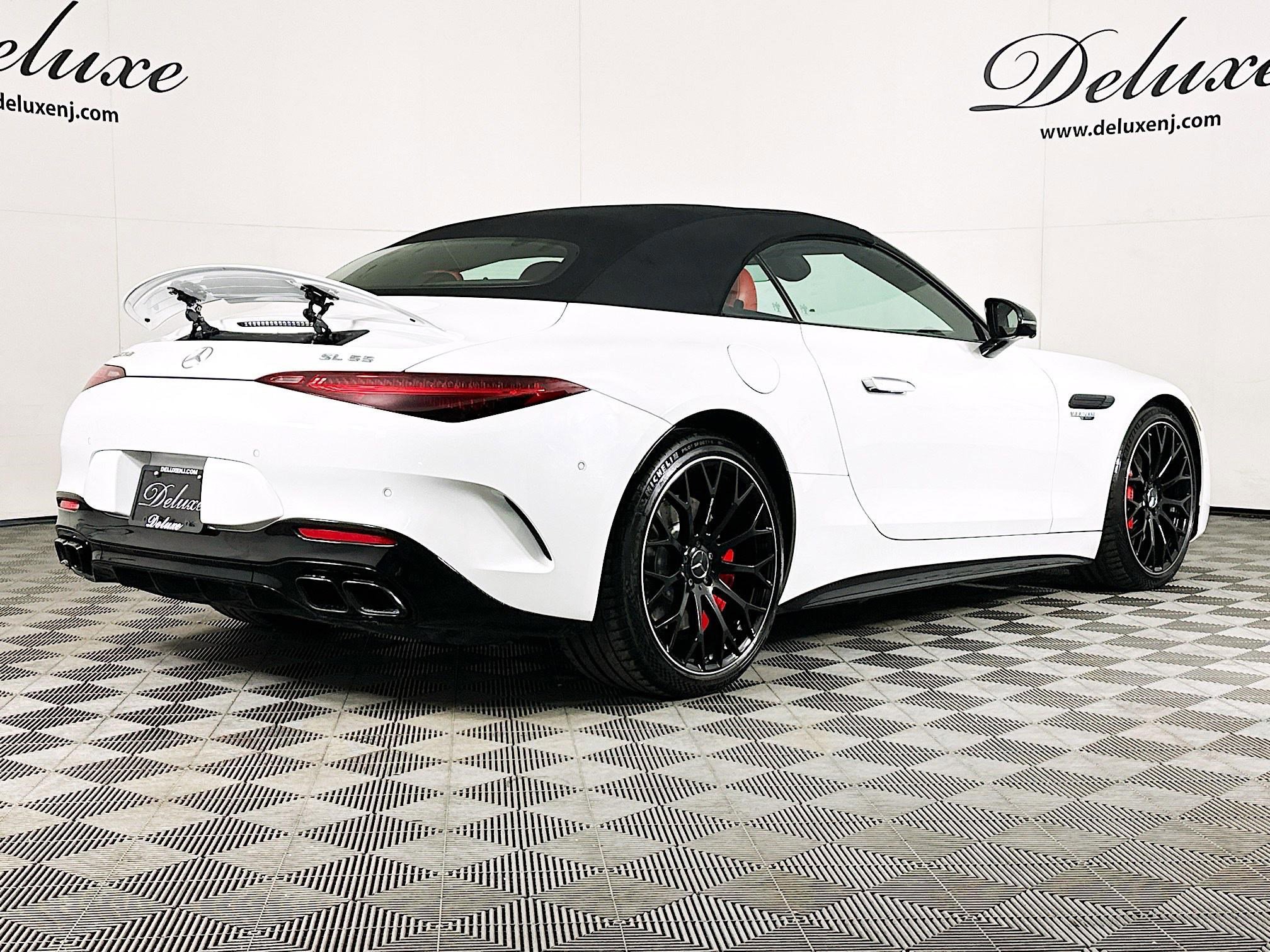 Used 2022 Mercedes-Benz SL 55 AMG 4MATIC w/ Driver Assistance Package image 6