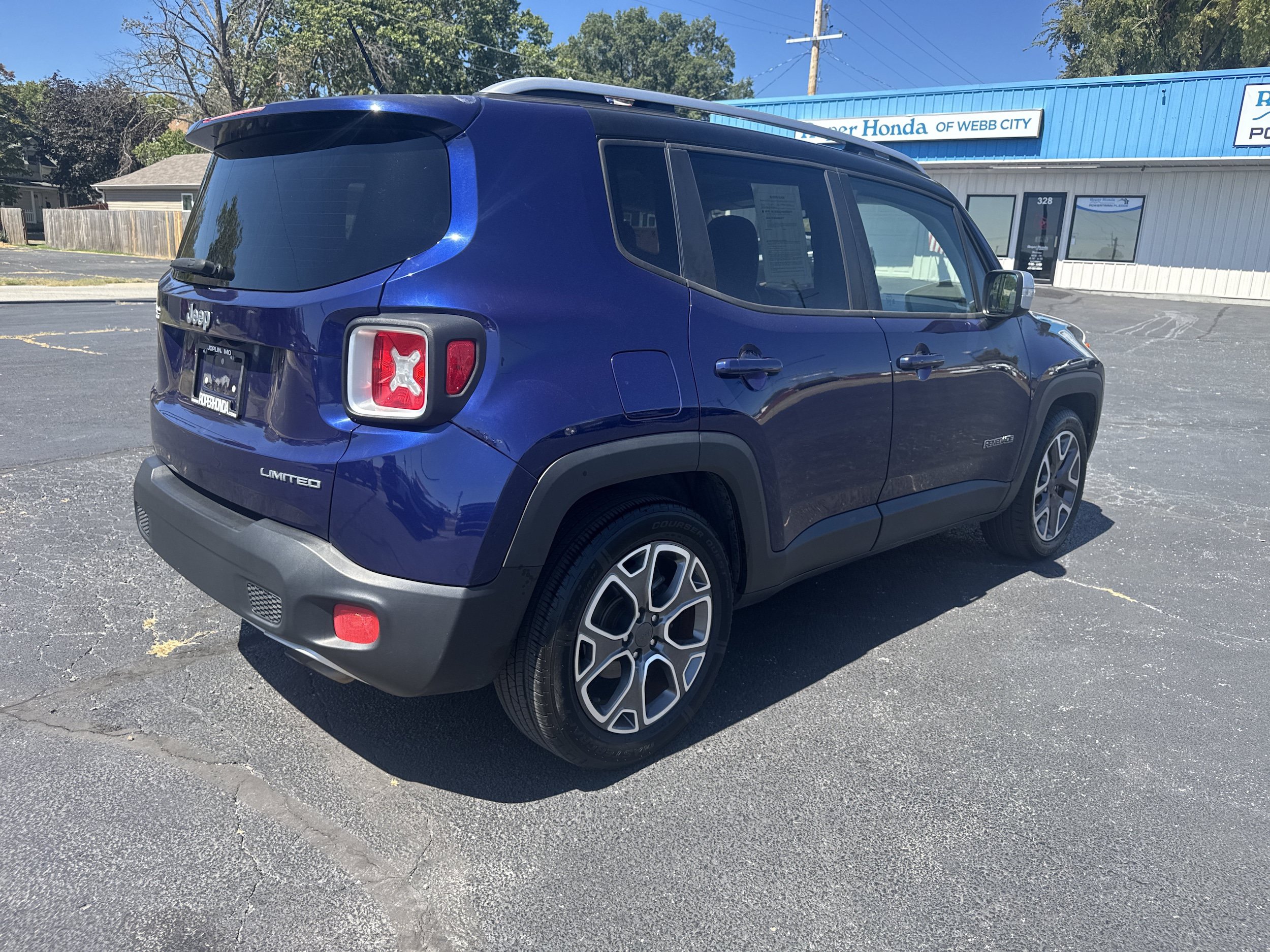 Used 2017 Jeep Renegade Limited FWD image 11