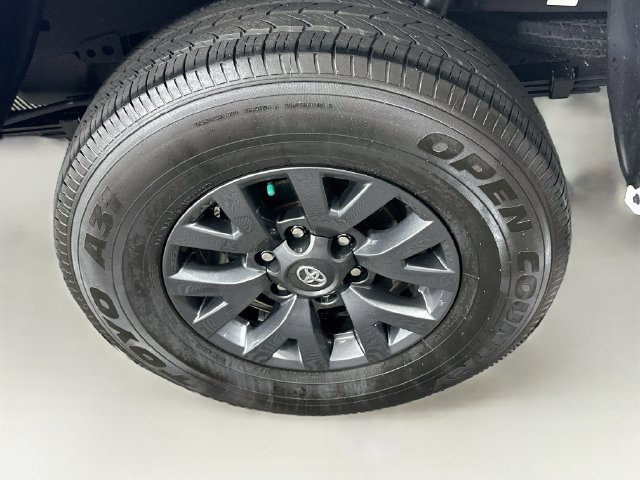 Certified 2023 Toyota Tacoma SR5 AWD/4WD image 35