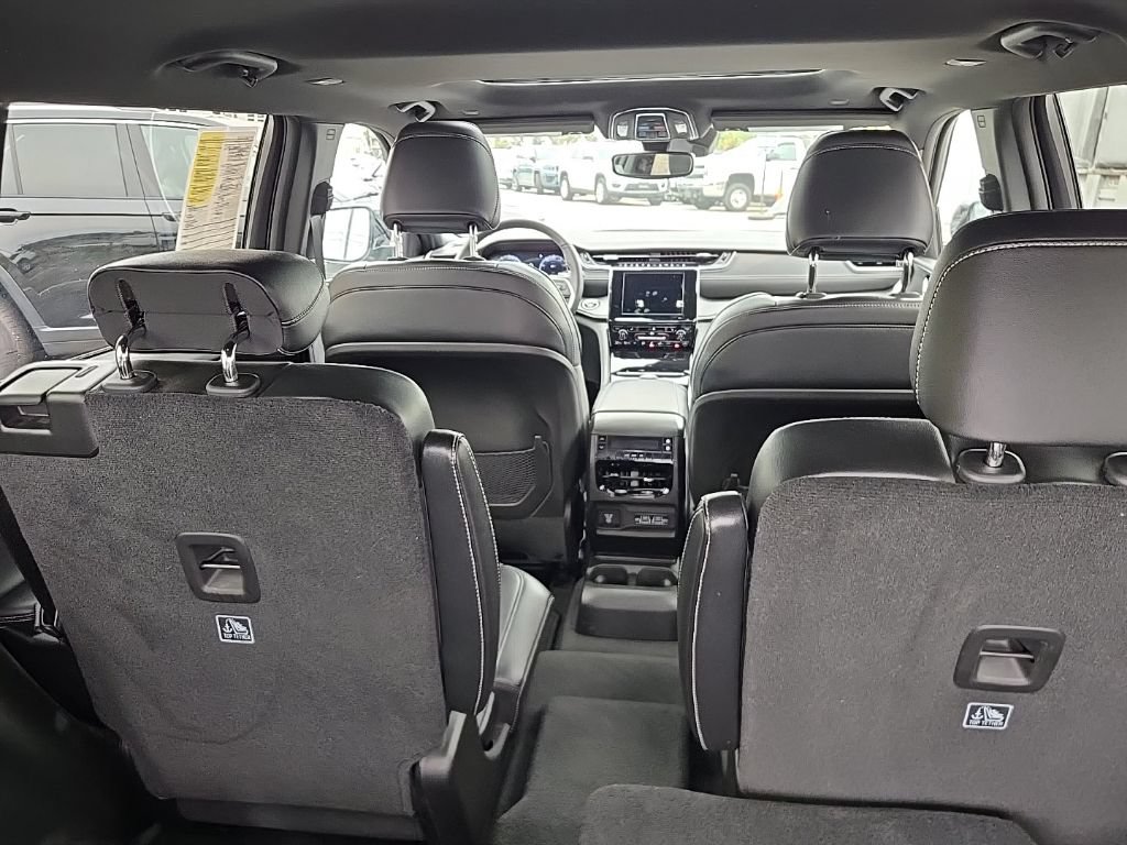 Certified 2023 Jeep Grand Cherokee L Laredo AWD/4WD image 12