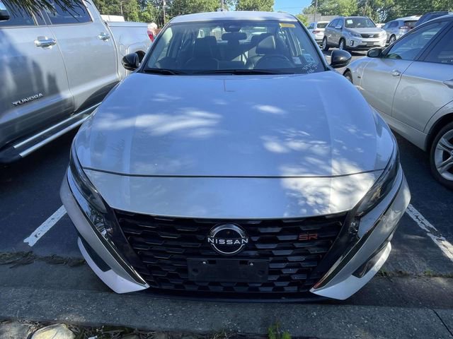 Used 2024 Nissan Altima 2.5 SR FWD image 3