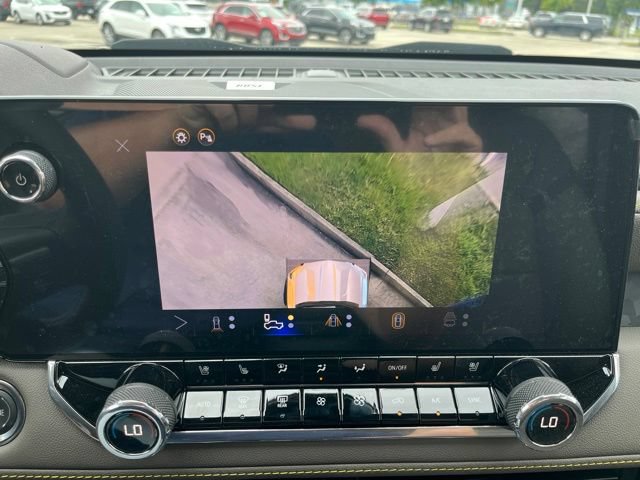 New 2026 Chevrolet Colorado ZR2 w/ Technology Package AWD/4WD image 32