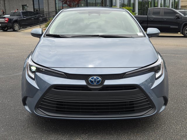 Used 2025 Toyota Corolla LE FWD image 3