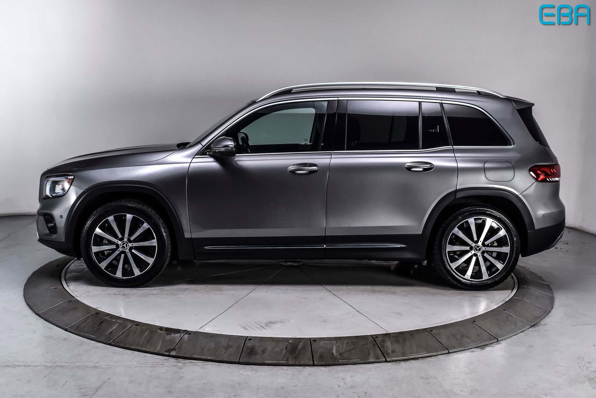 Used 2020 Mercedes-Benz GLB 250 4MATIC image 3