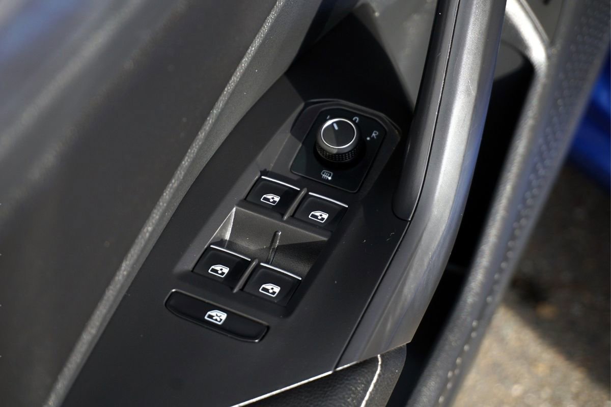 Used 2024 Volkswagen Jetta SE image 16