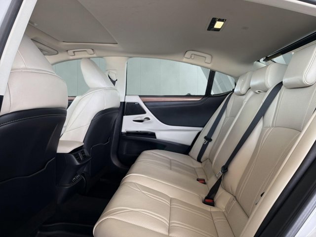 Certified 2025 Lexus ES 300h Ultra Luxury FWD image 11