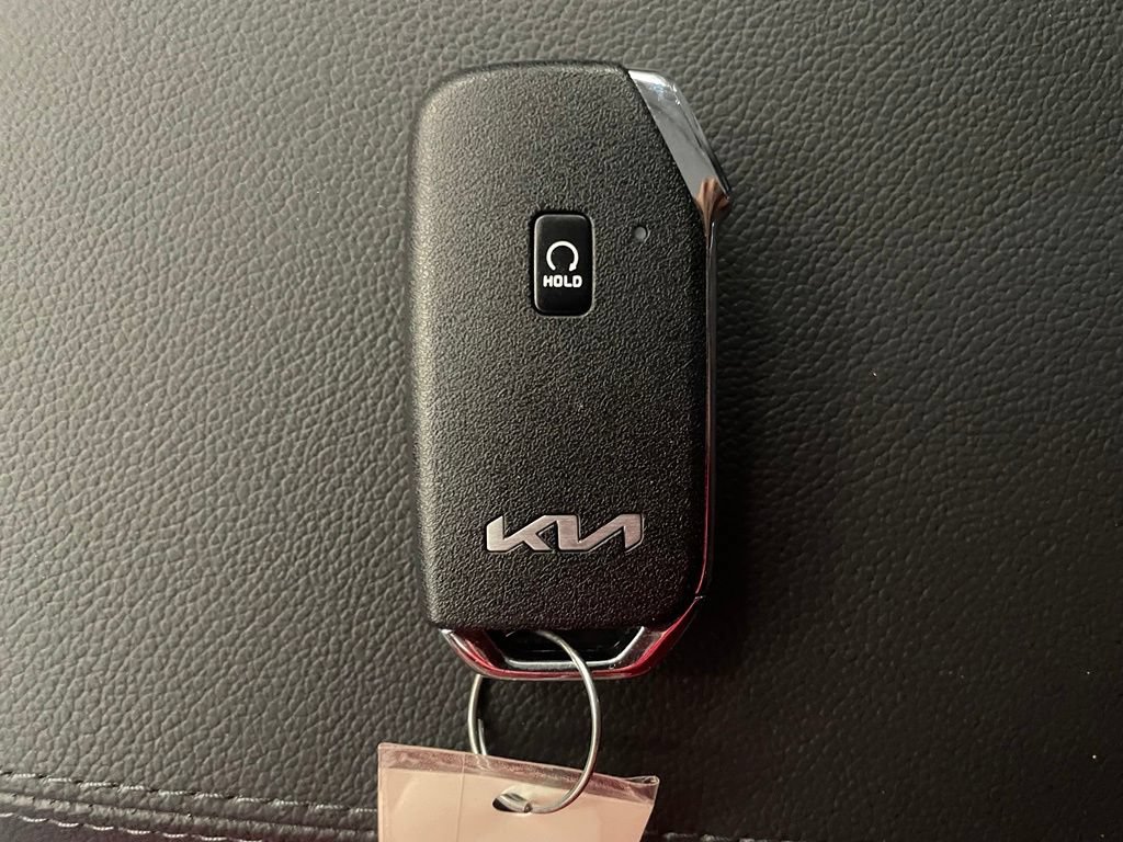 Used 2025 Kia Sportage SX FWD image 19