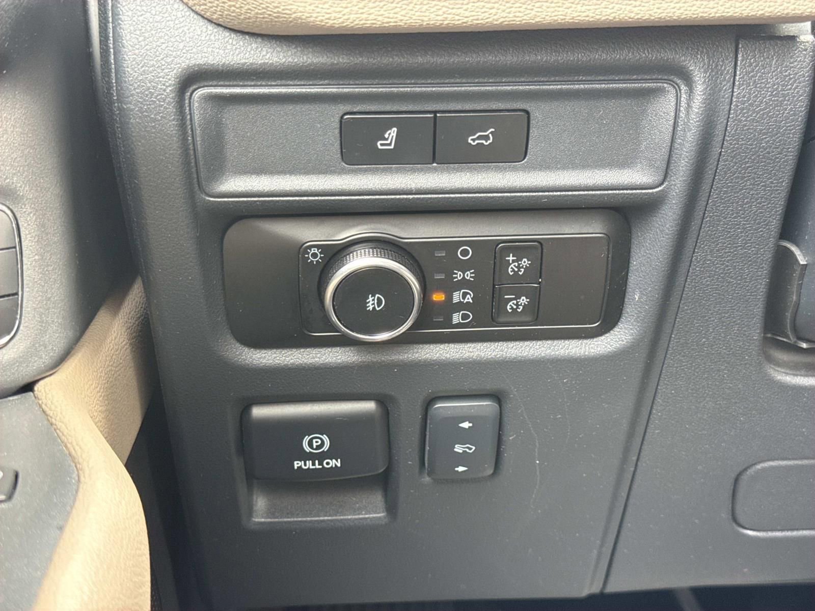 Used 2024 Ford Expedition Limited image 18