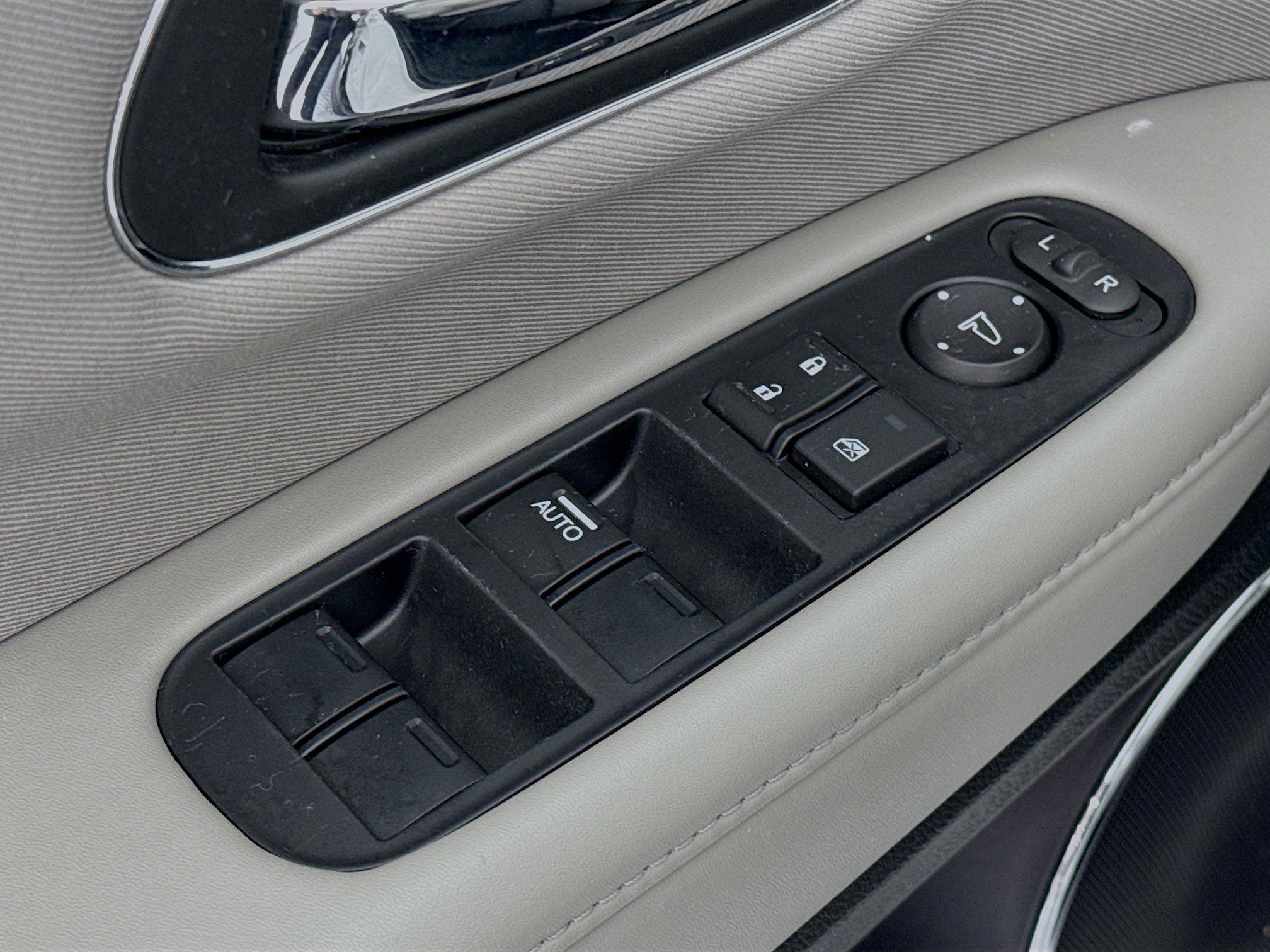 Certified 2018 Honda HR-V EX image 17