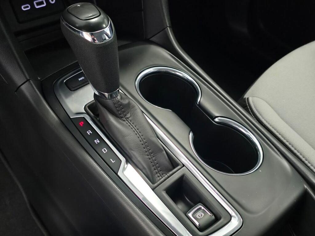 Used 2020 Chevrolet Equinox LS image 16