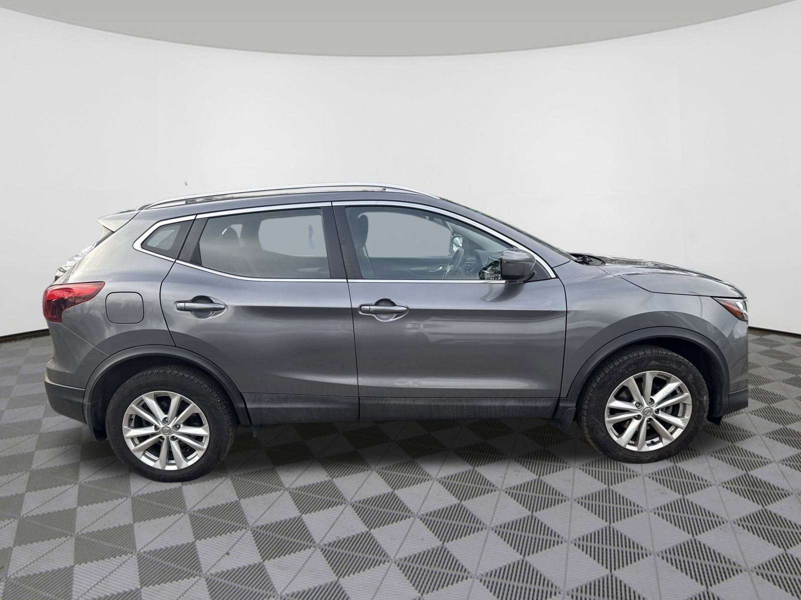 Used 2017 Nissan Rogue Sport SV w/ SV All-Weather Package image 5