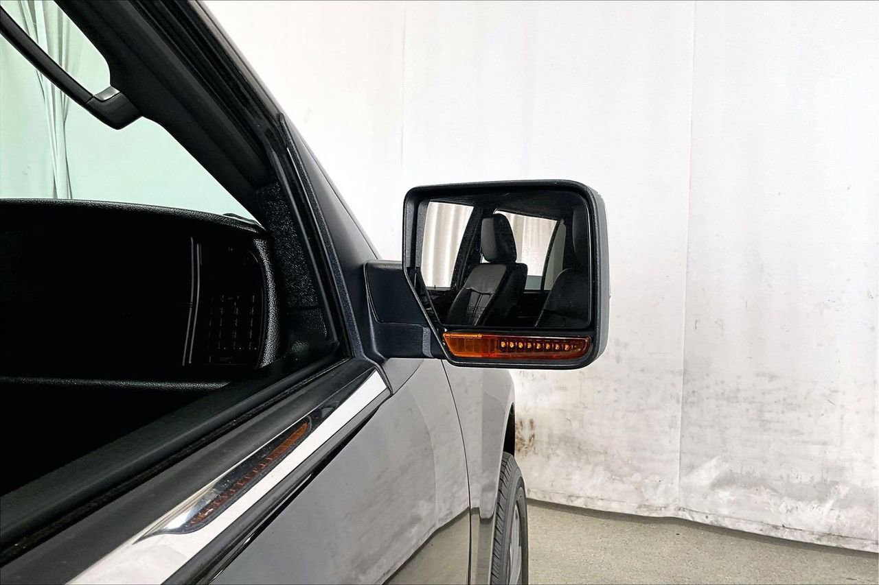 Used 2017 Lincoln Navigator Select RWD image 11