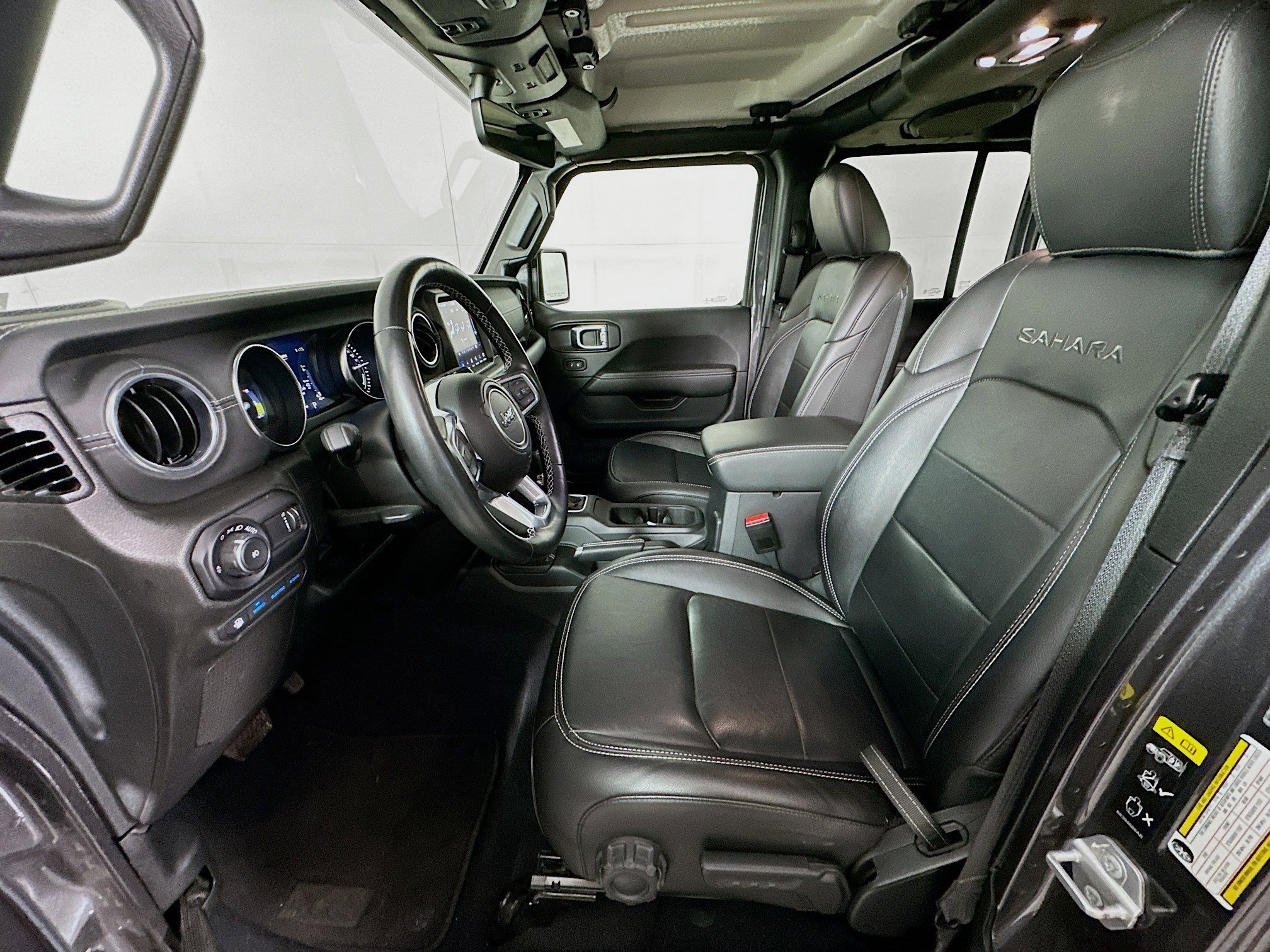 Used 2023 Jeep Wrangler Sahara w/ Cold Weather Group image 13