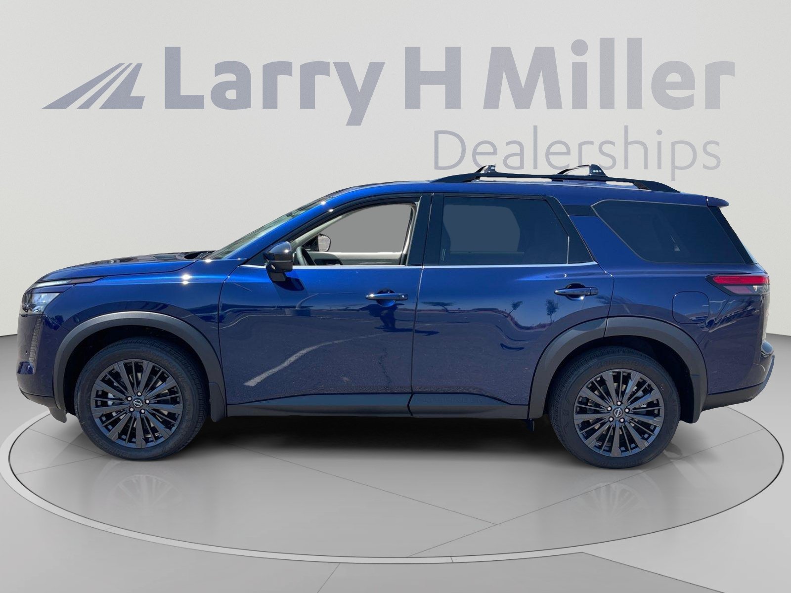 New 2026 Nissan Pathfinder SL w/ SL Premium Package (P04) AWD/4WD image 2
