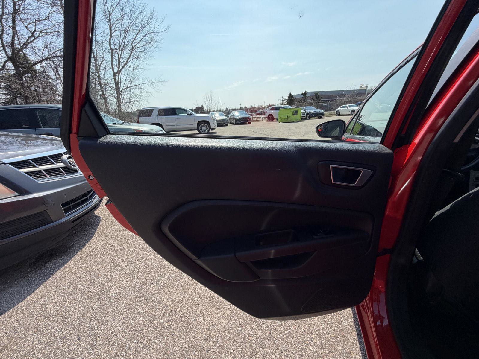 Used 2015 Ford Fiesta SE w/ Comfort Package image 22