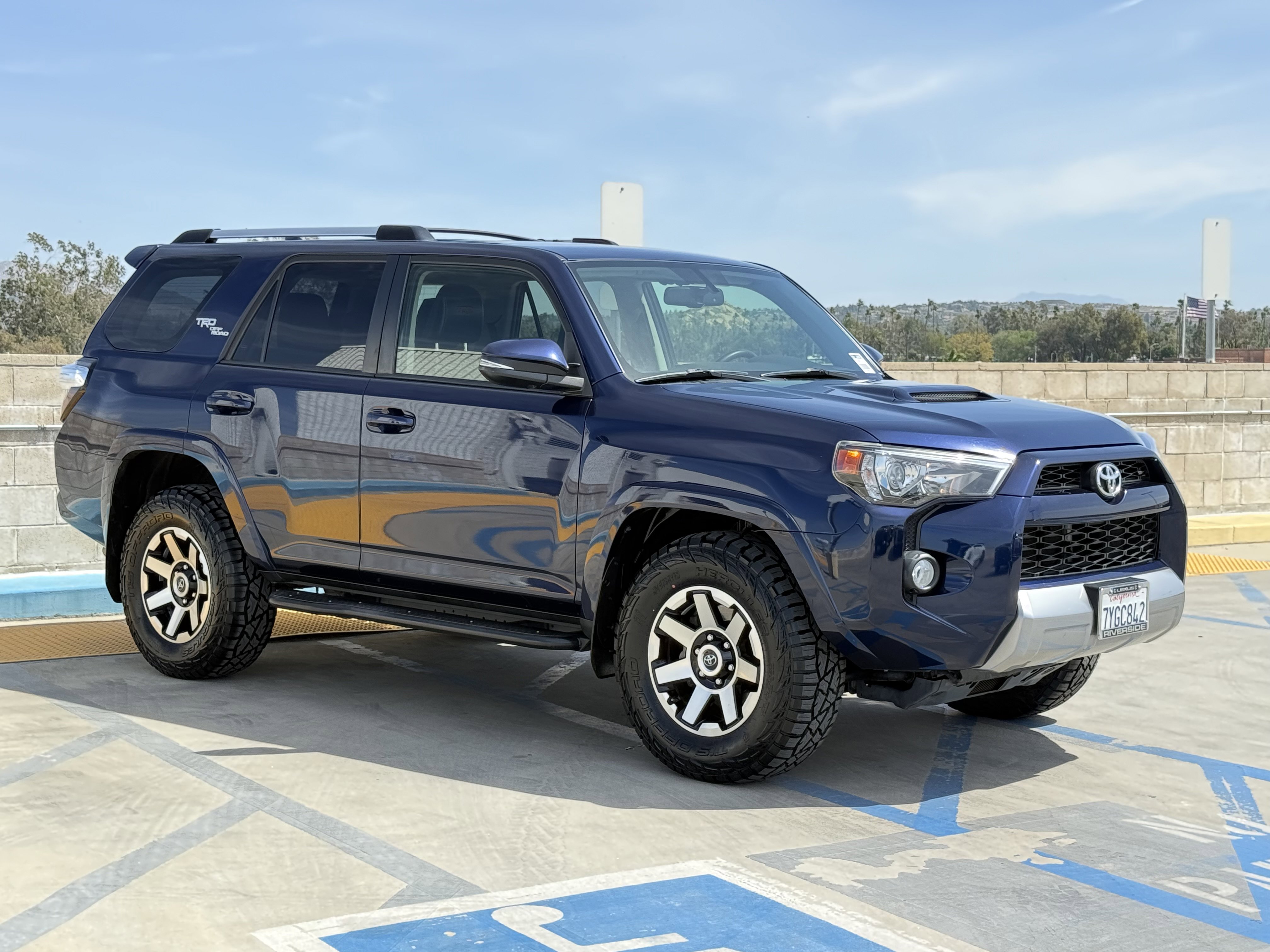 Used 2017 Toyota 4Runner TRD Off-Road Premium image 2