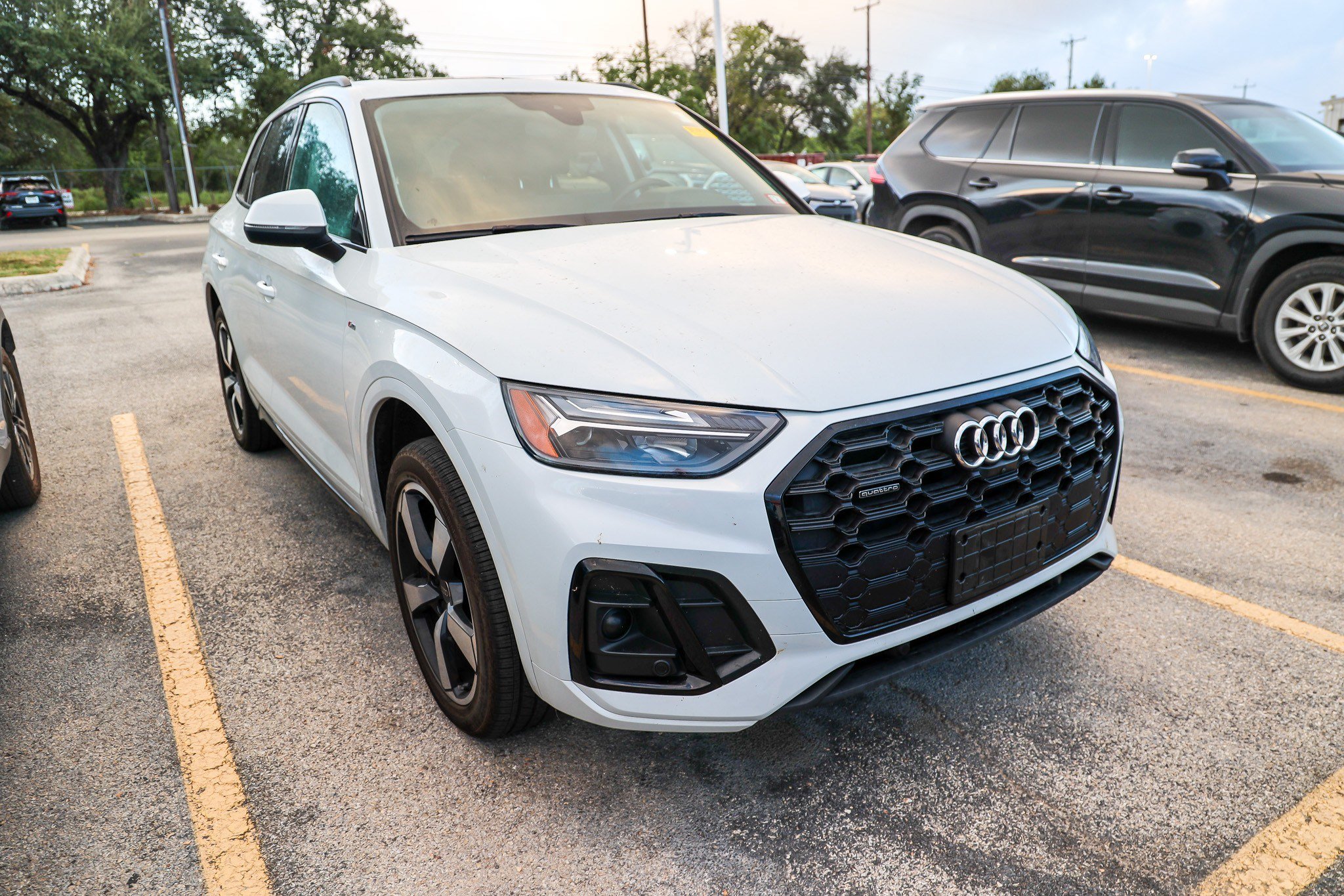 Used 2023 Audi Q5 2.0T Premium Plus w/ Premium Plus Package AWD/4WD image 5