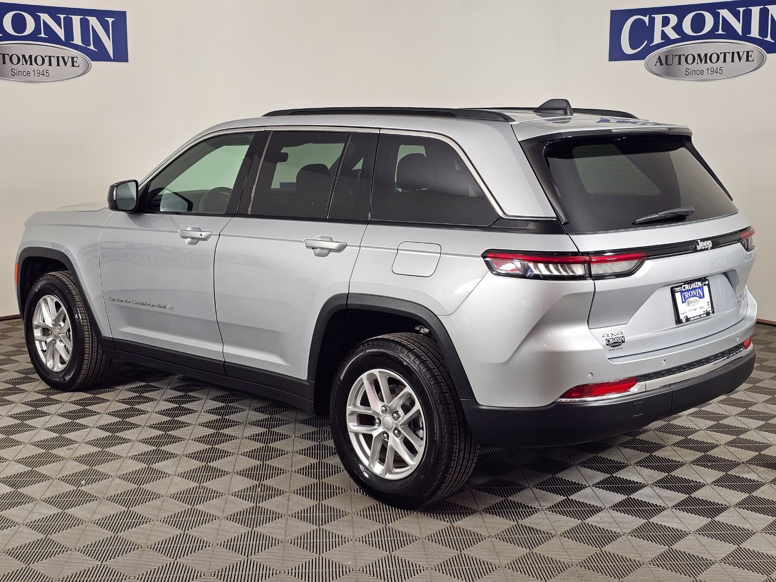 New 2026 Jeep Grand Cherokee Laredo X AWD/4WD image 32