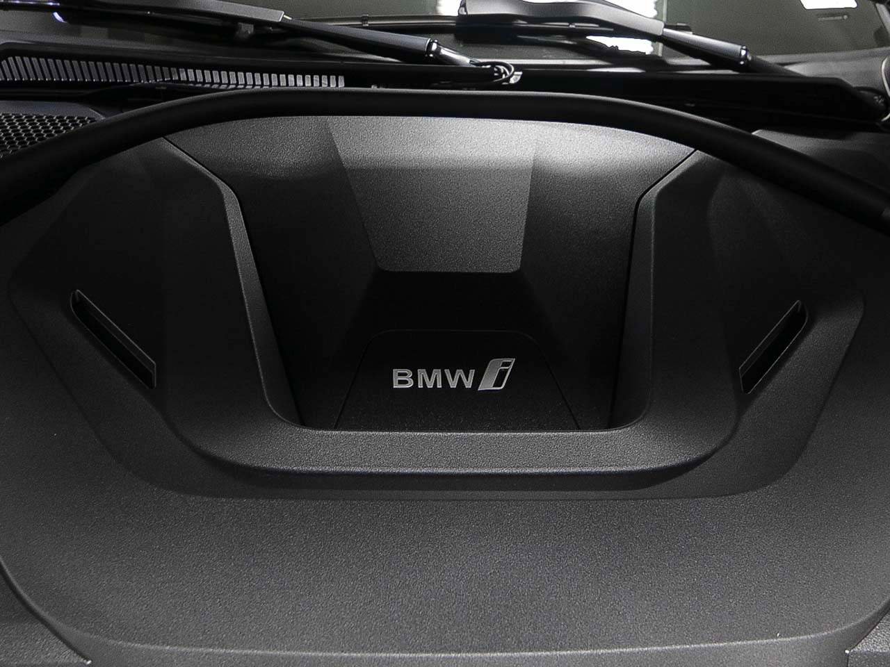 Certified 2025 BMW i4 eDrive40 w/ Parking Assistance Package image 16