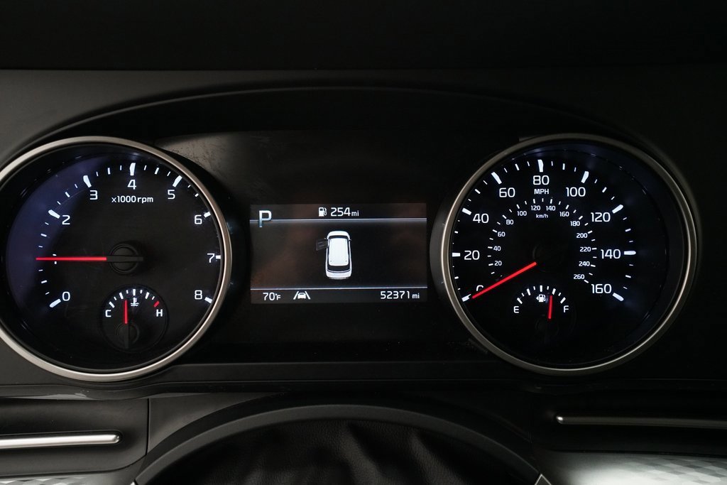 Certified 2024 Kia Carnival LX image 2