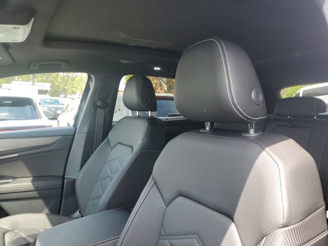 Certified 2025 Volkswagen Atlas Cross Sport SE w/ Panoramic Sunroof Package image 16