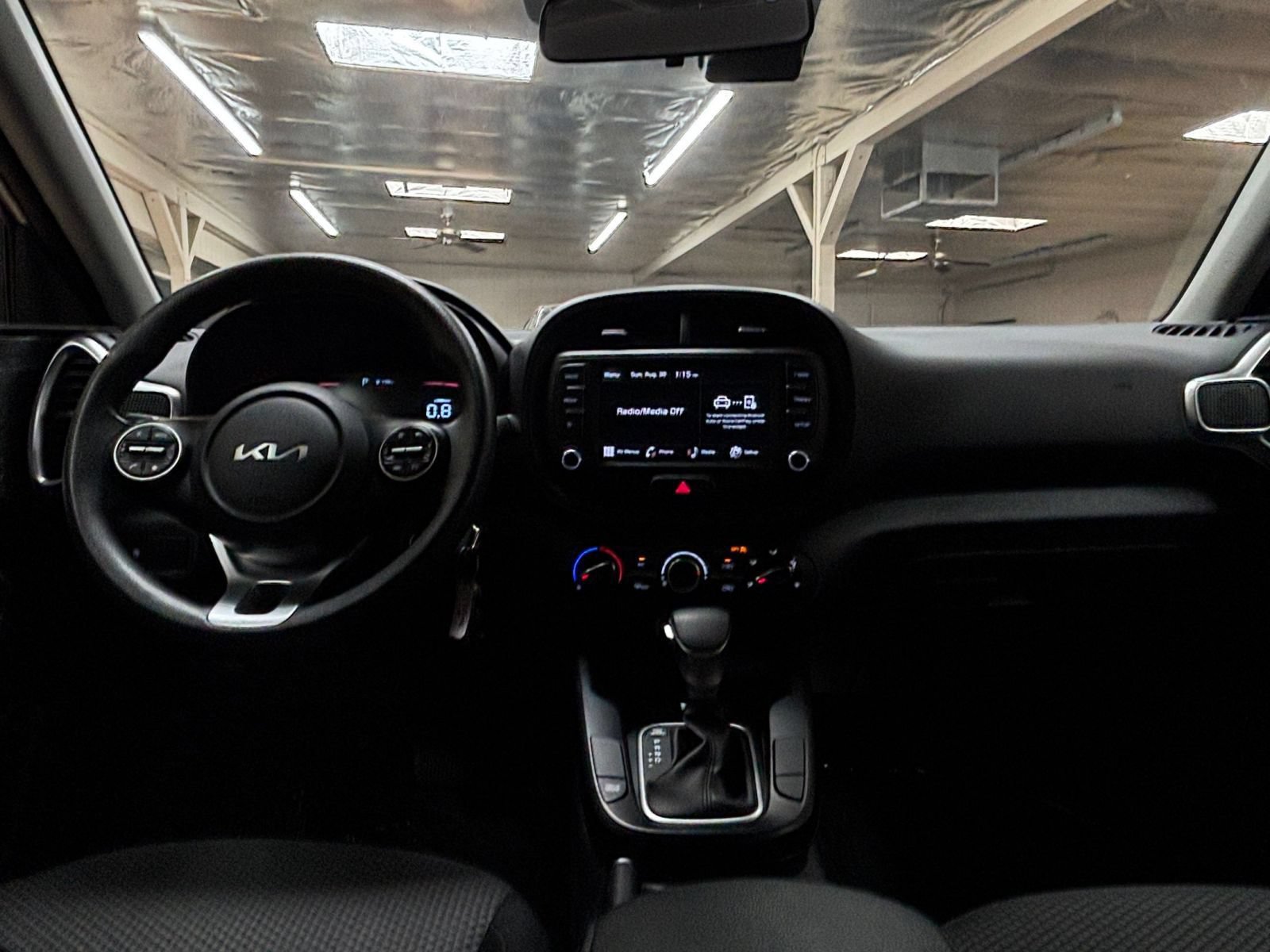 Used 2025 Kia Soul LX w/ LX Technology Package FWD image 26