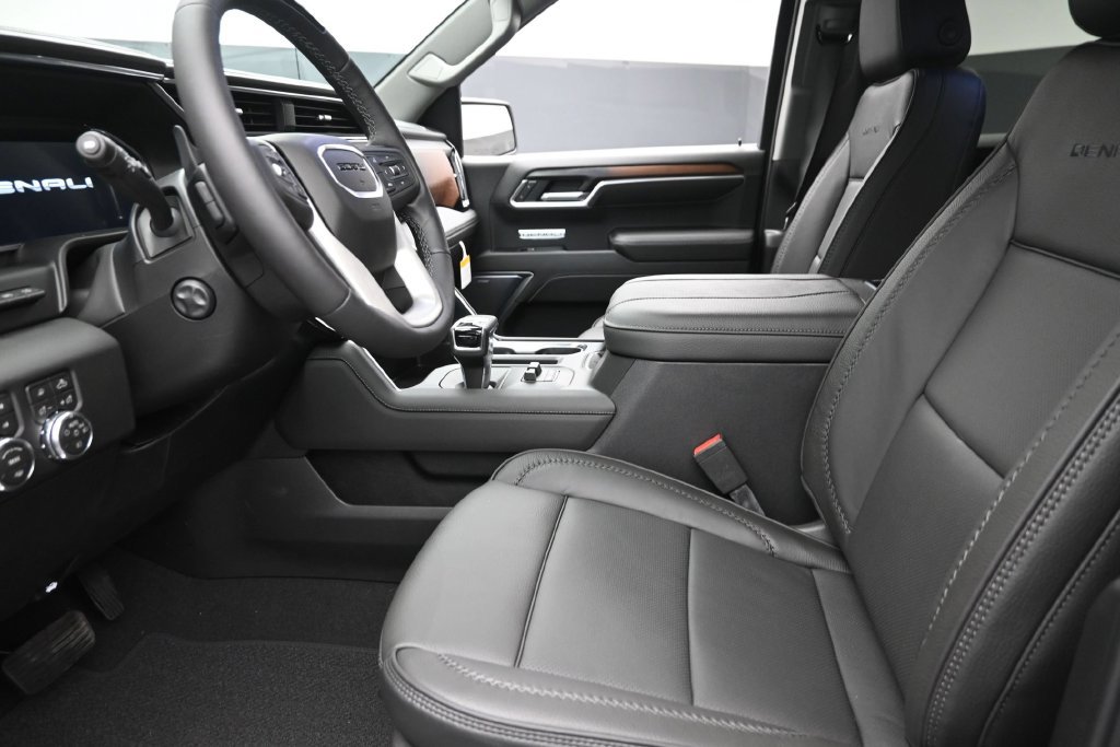 New 2026 GMC Sierra 1500 Denali w/ Technology Package AWD/4WD image 17