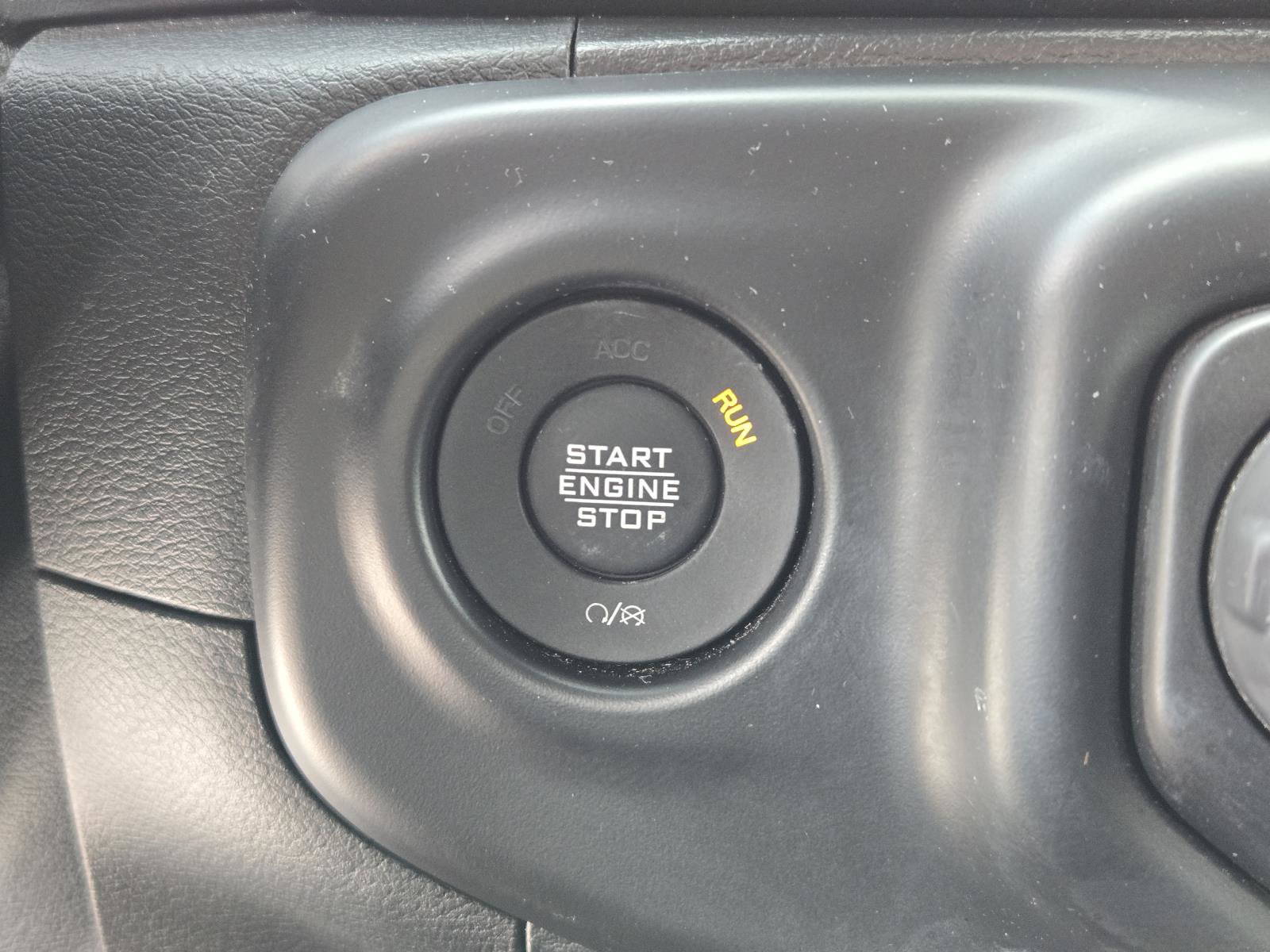 Used 2021 Jeep Wrangler Unlimited Sahara AWD/4WD image 13