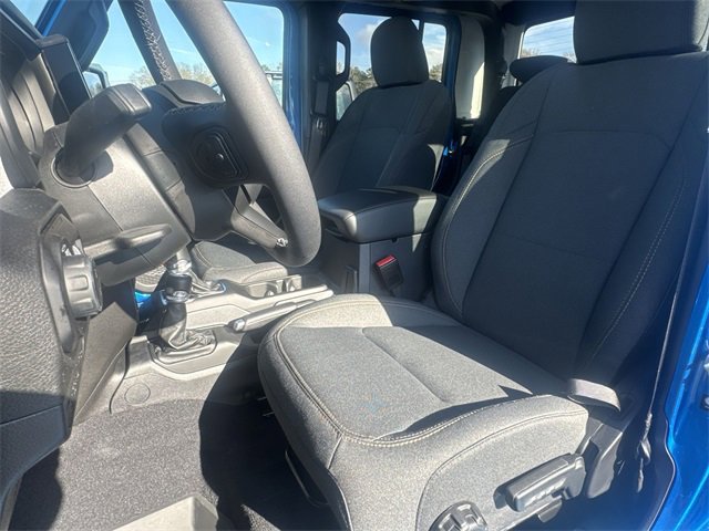 New 2025 Jeep Gladiator Sport image 21