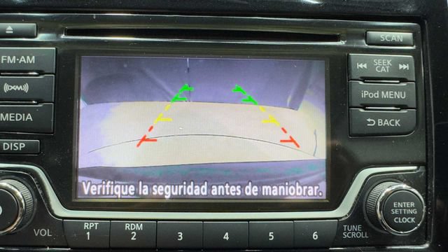 Used 2018 Nissan Versa Note SV FWD image 31