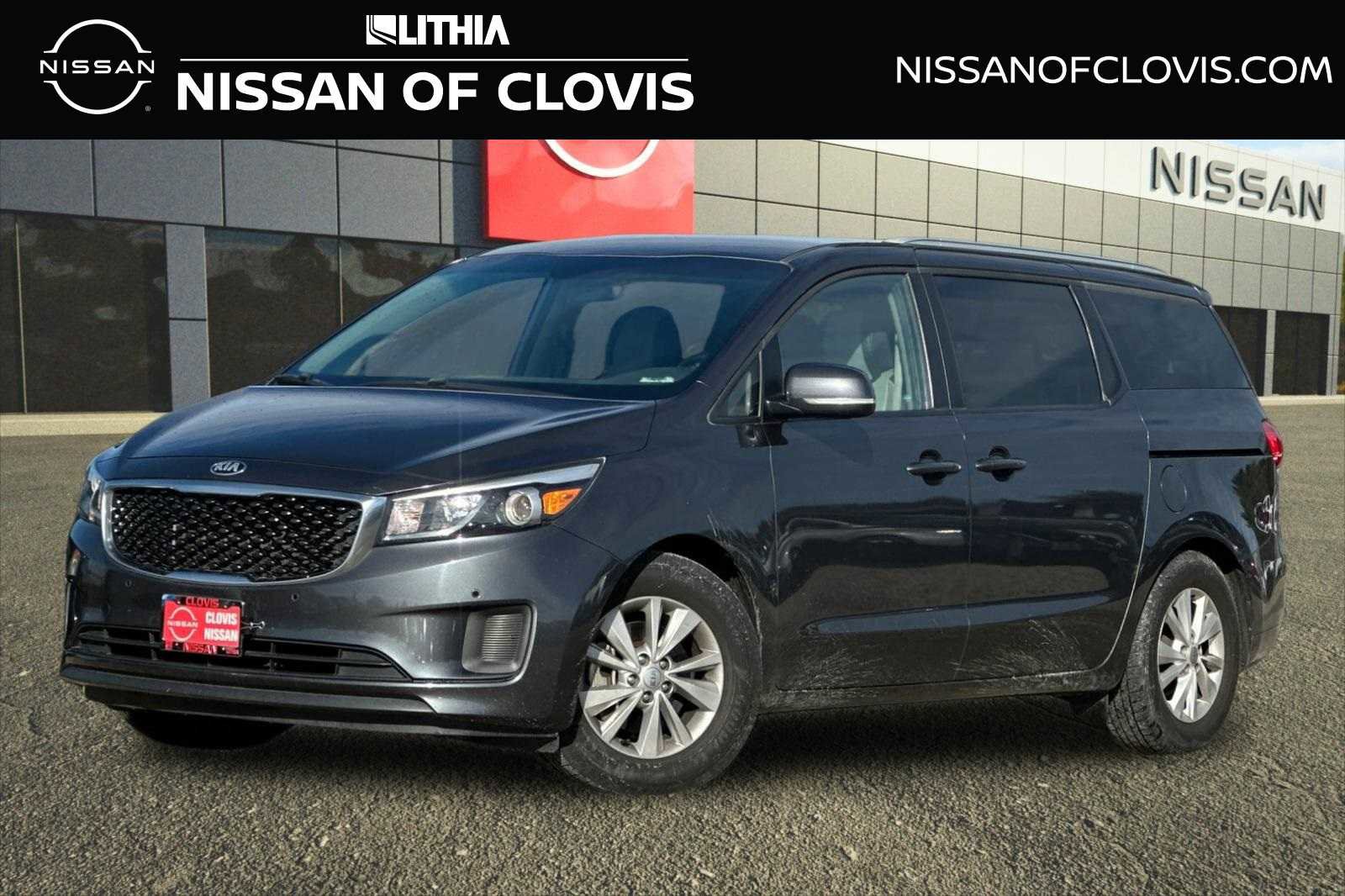 Used 2017 Kia Sedona LX w/ LX Essentials Premium Package image 1