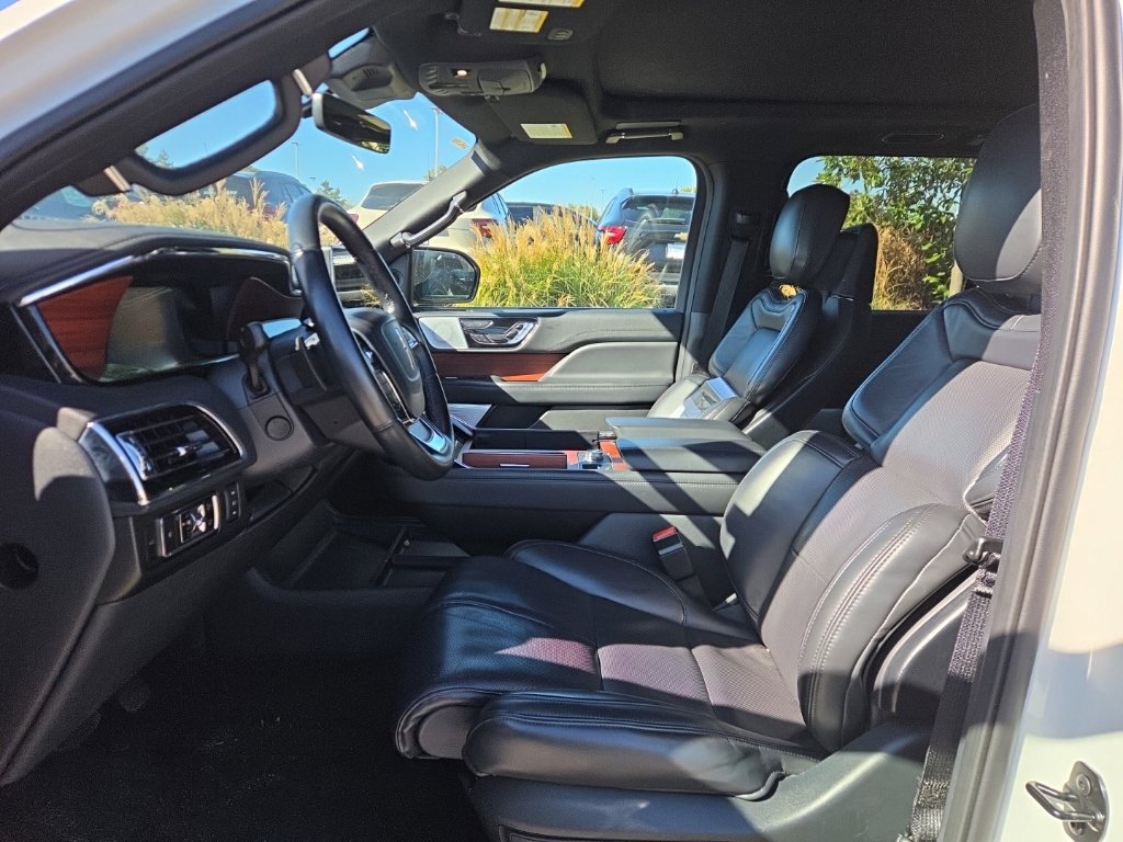 Used 2024 Lincoln Navigator L Reserve AWD/4WD image 6