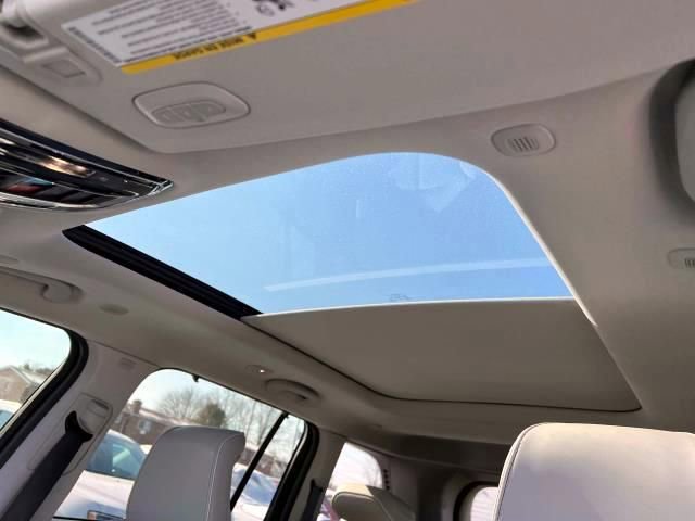 Certified 2023 Jeep Grand Cherokee Summit w/ Adv Protech Group IV image 34