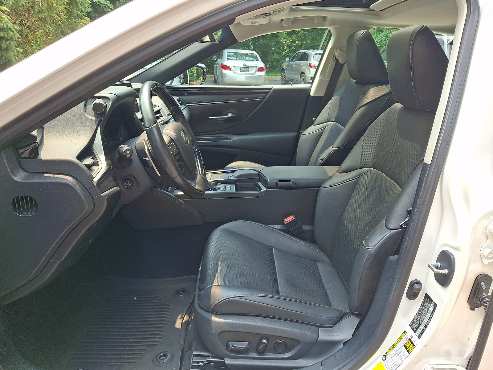 Certified 2020 Lexus ES 300h w/ Premium Package FWD image 14