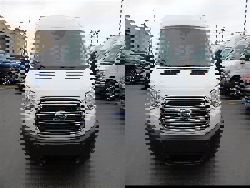 Used 2019 Ford Transit 350 XLT image 2