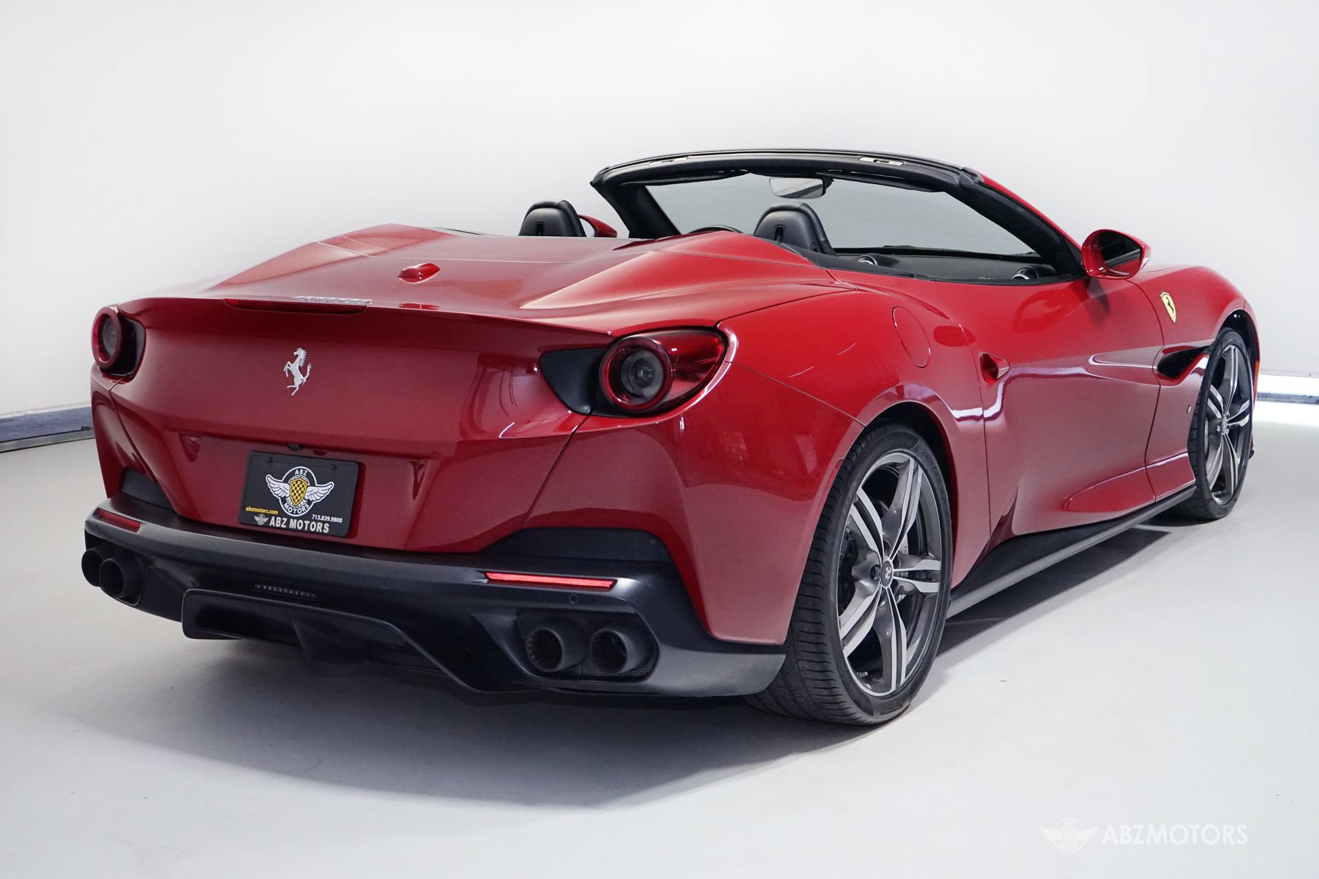 Used 2019 Ferrari Portofino RWD image 5
