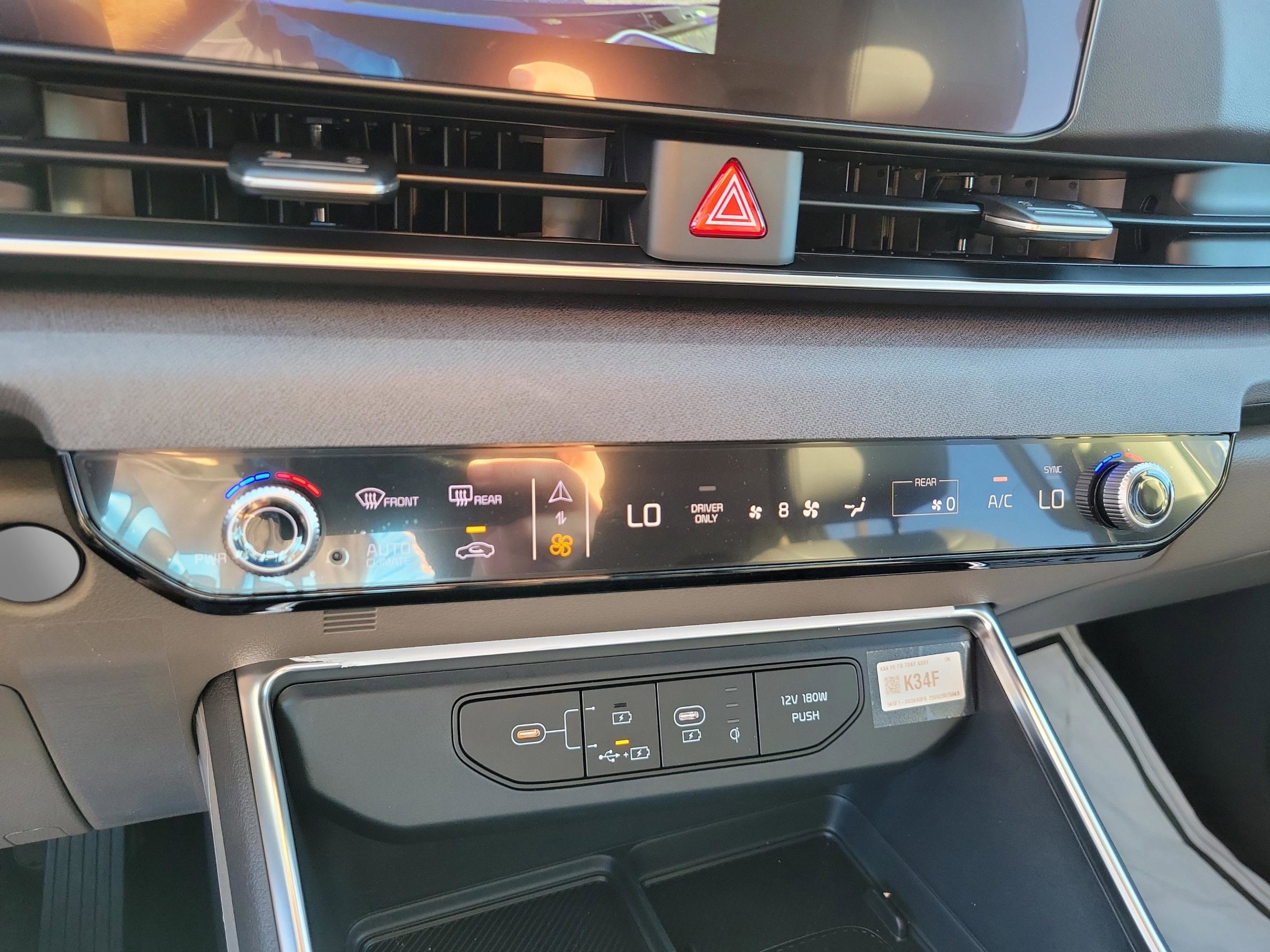New 2026 Kia Carnival EX image 16