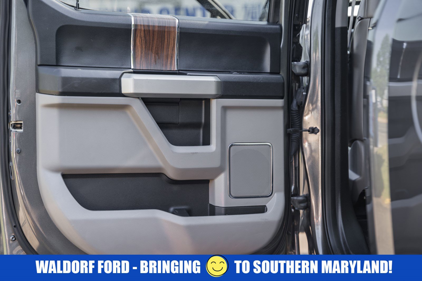 Used 2017 Ford F150 Lariat w/ Equipment Group 502A Luxury AWD/4WD image 46