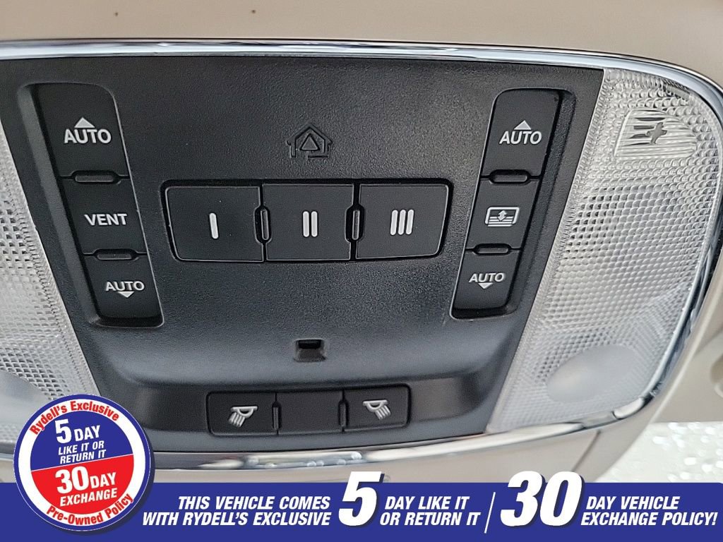 Used 2018 Chrysler 300 Limited w/ Light Group image 16