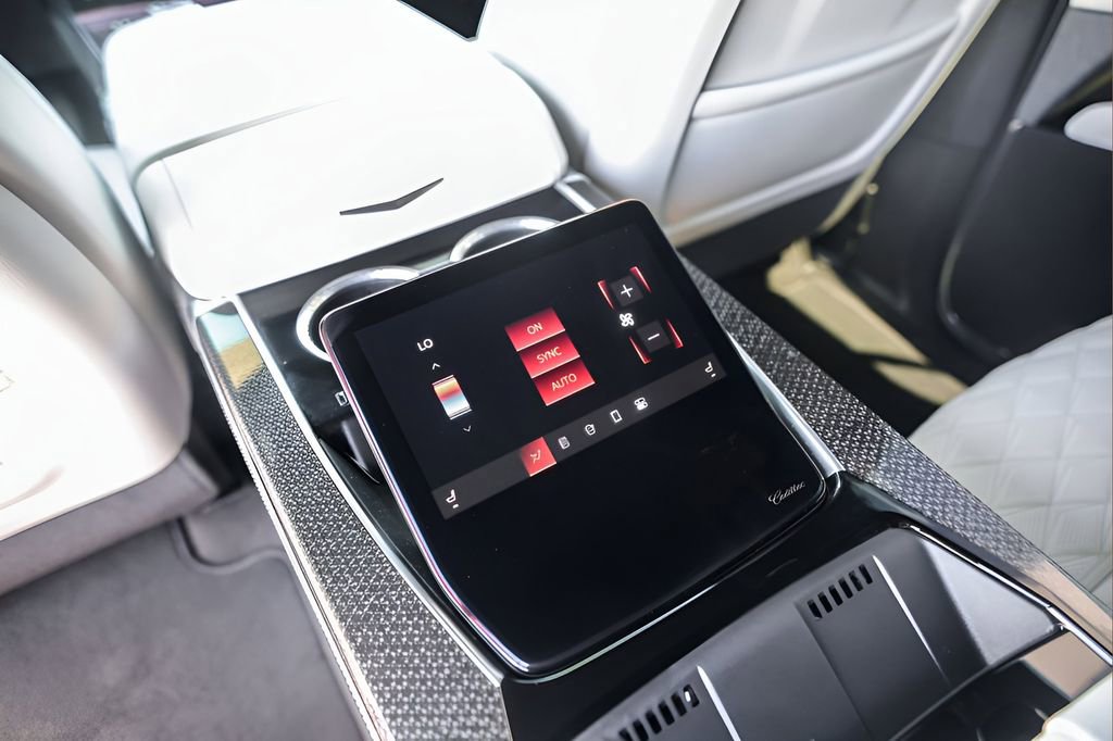 Certified 2025 Cadillac Escalade ESV V image 28