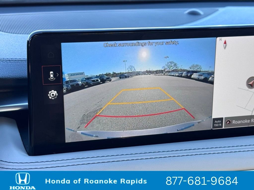 Used 2024 Genesis G70 2.5T image 13