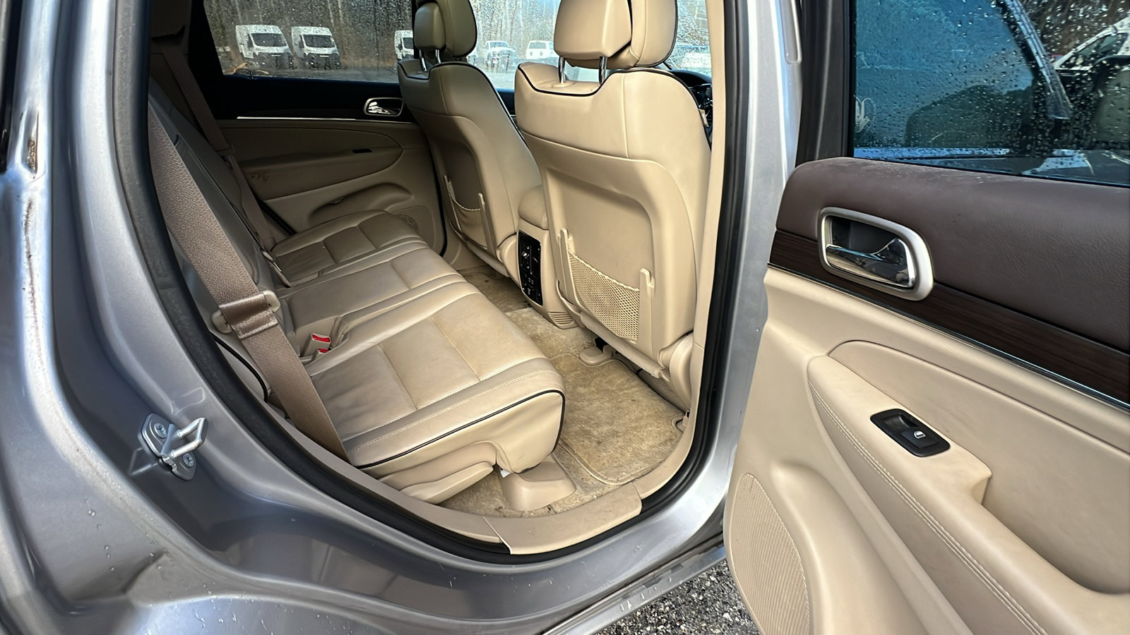 Used 2015 Jeep Grand Cherokee Overland w/ Advanced Technology Group image 21