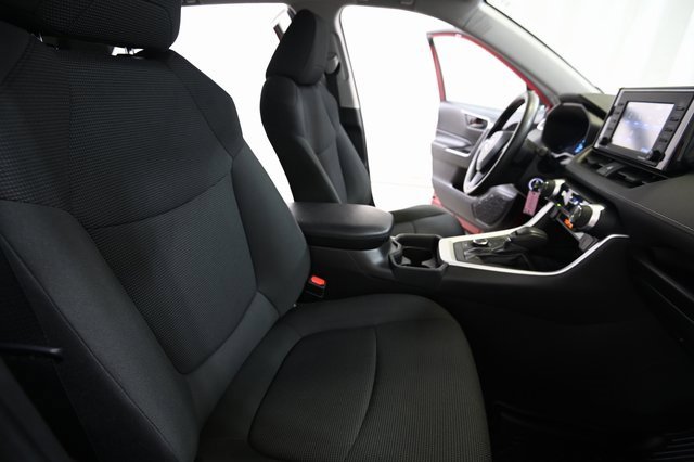 Used 2020 Toyota RAV4 LE image 26