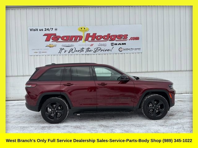 Used 2025 Jeep Grand Cherokee Altitude