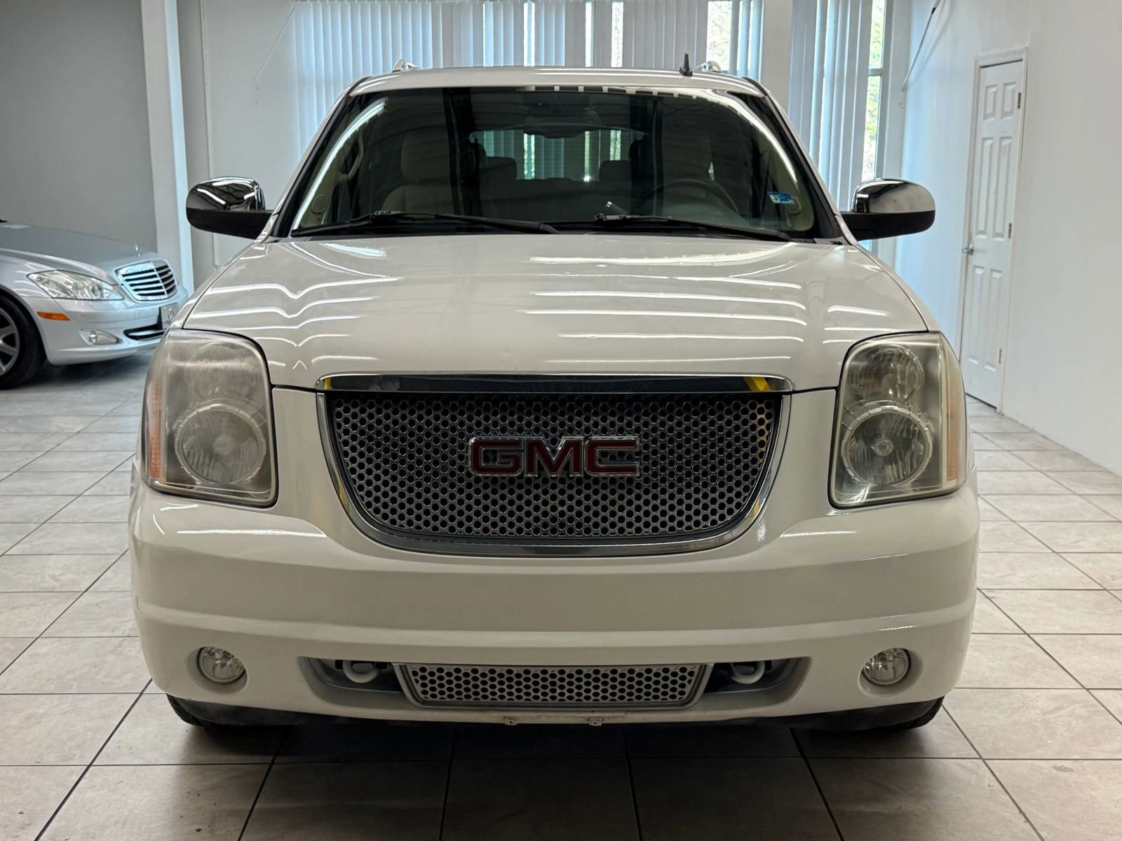 Used 2007 GMC Yukon XL Denali image 2