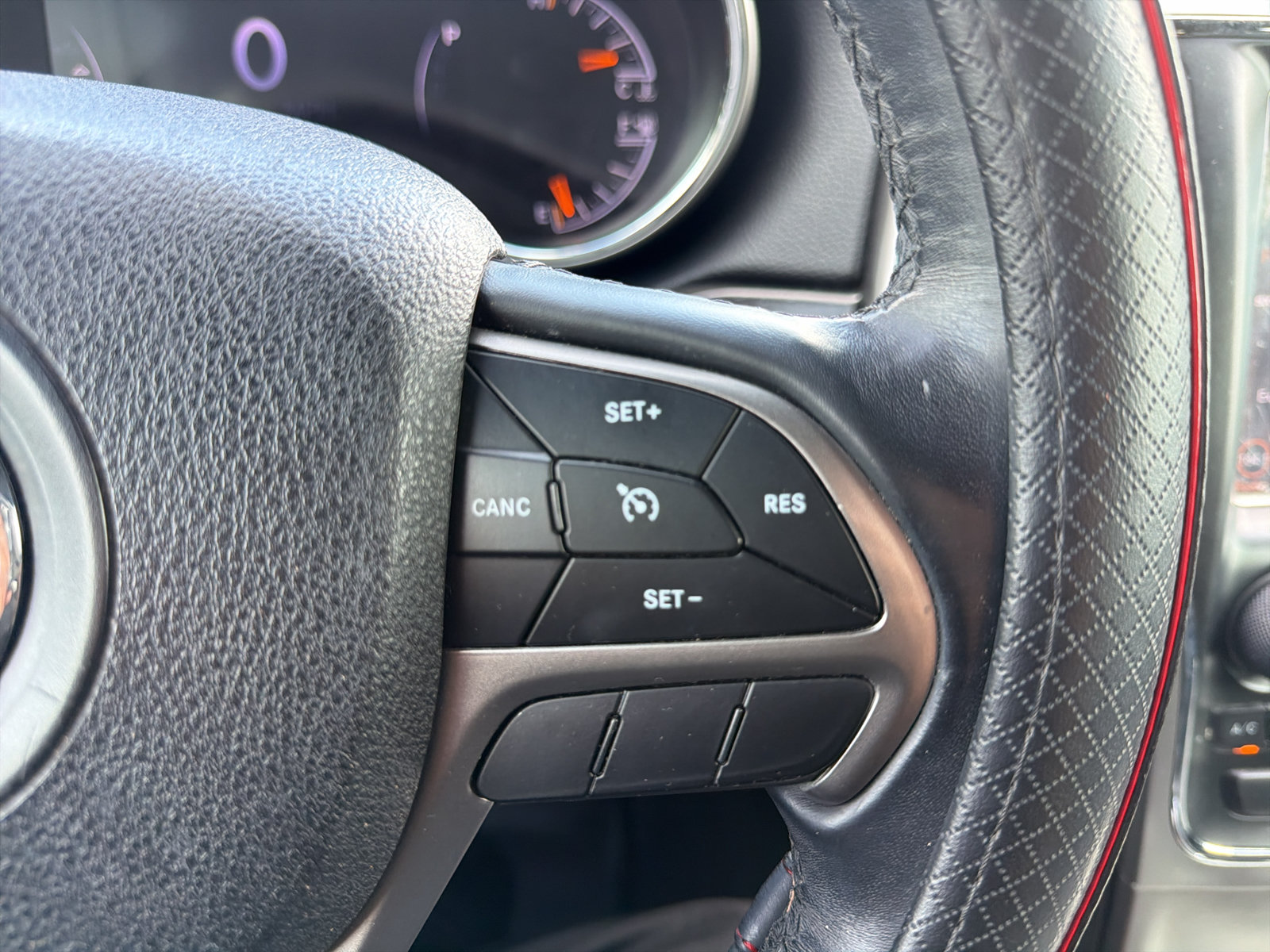 Used 2018 Jeep Grand Cherokee Laredo RWD image 15