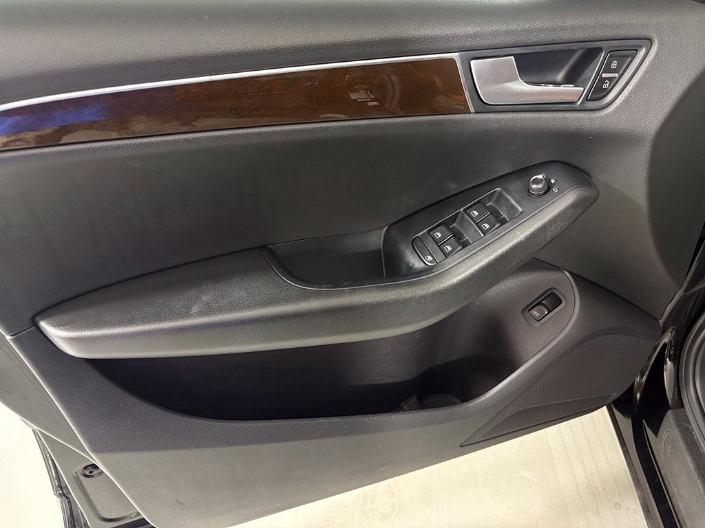 Used 2011 Audi Q5 2.0T Premium AWD/4WD image 13