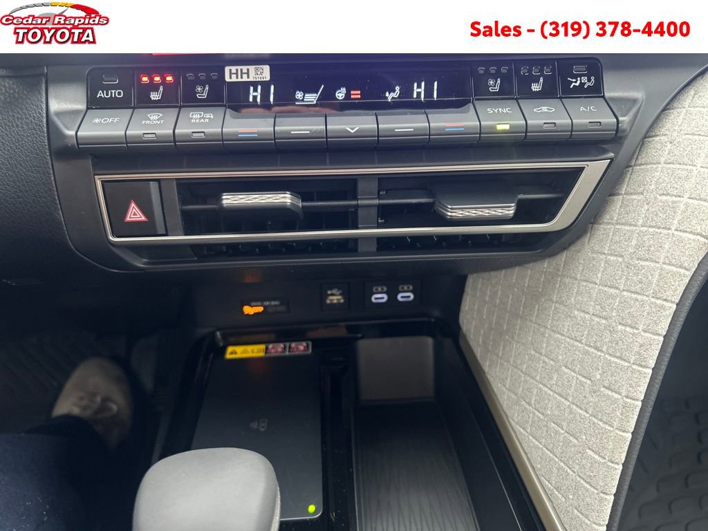 New 2026 Toyota Camry Hybrid image 25